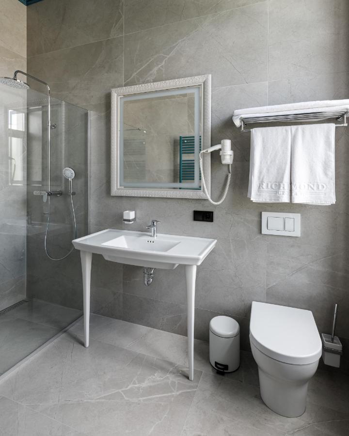 Richmond Hotel Кишинев Екстериор снимка
