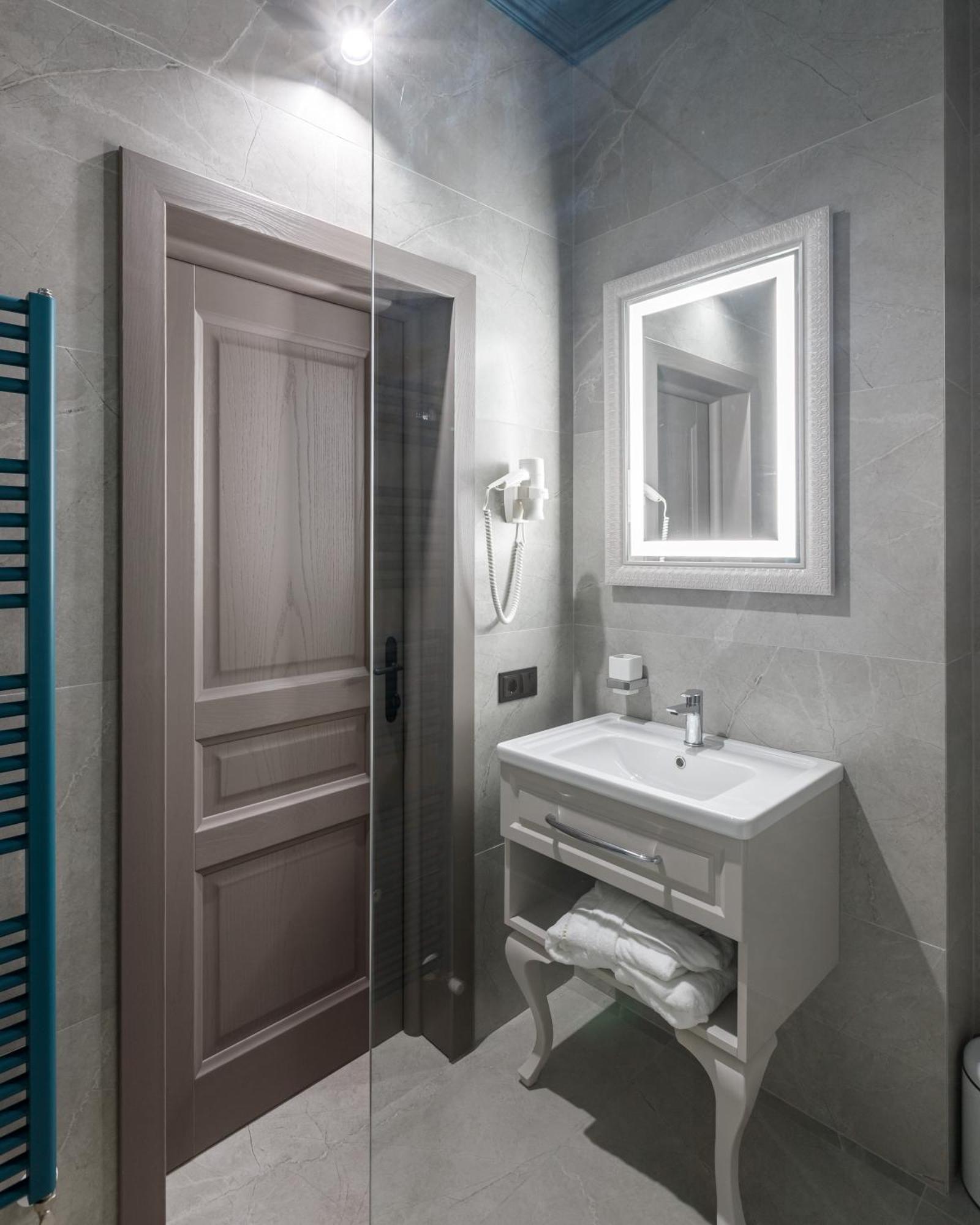 Richmond Hotel Кишинев Екстериор снимка
